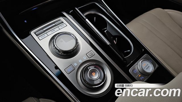 Genesis GV80 2023 — photo 12