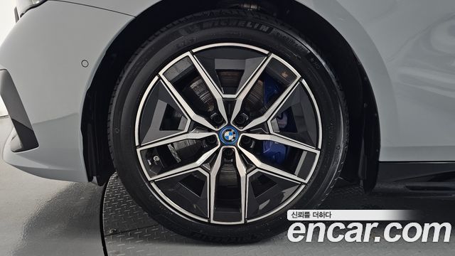 BMW i5 2025 — photo 5