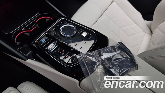 BMW i5 2025 — photo 12