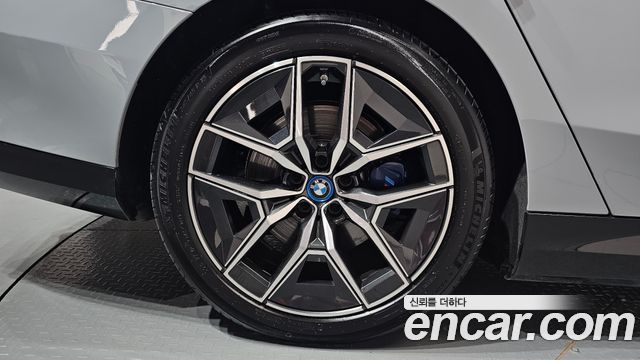 BMW i5 2025 — photo 7