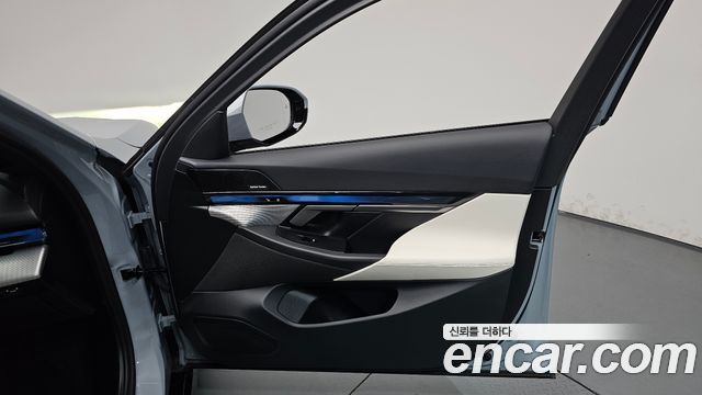 BMW i5 2025 — photo 14