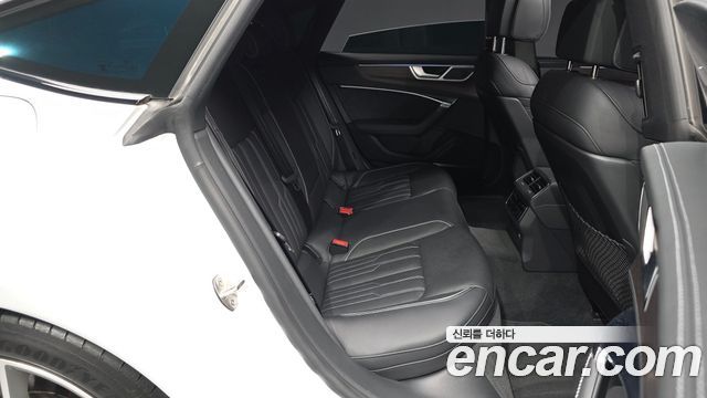 Audi A7 2023 — photo 12