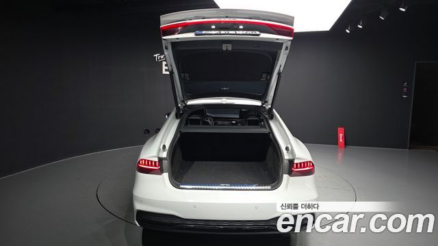 Audi A7 2023 — photo 20