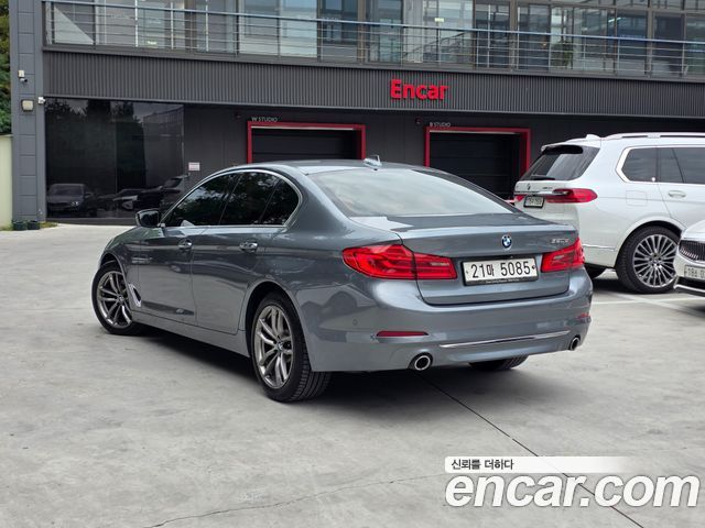 BMW 5-Series 2018 — photo 3