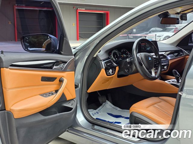 BMW 5-Series 2018 — photo 6