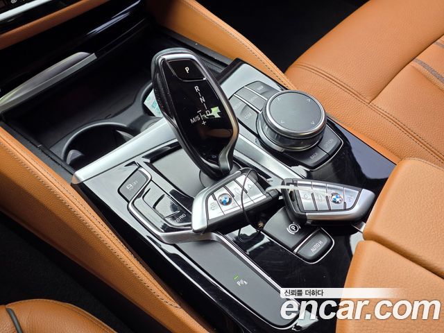 BMW 5-Series 2018 — photo 15