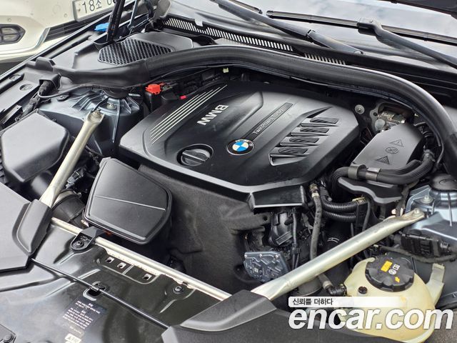 BMW 5-Series 2018 — photo 17