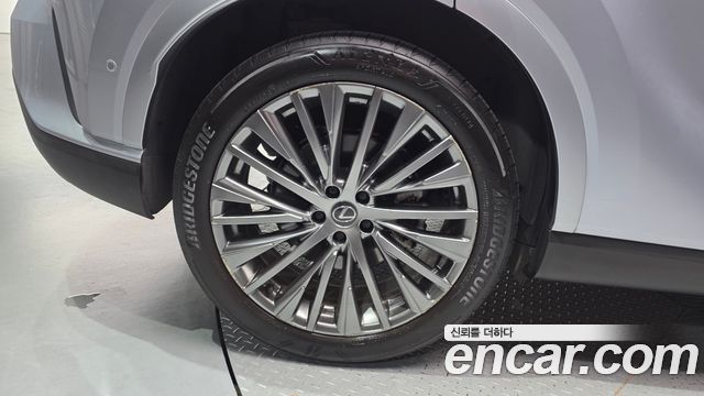 Lexus RX 2023 — photo 5