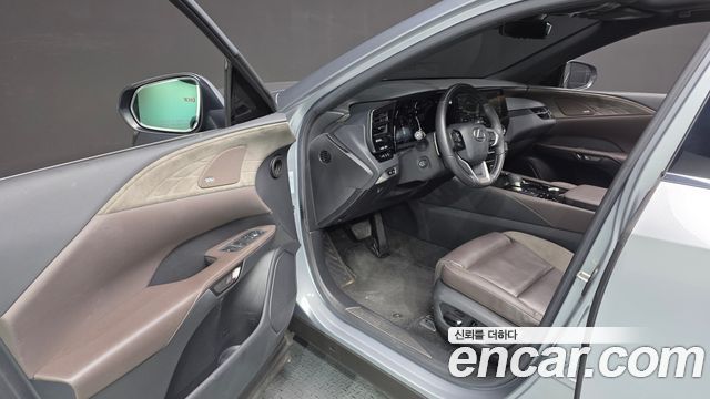 Lexus RX 2023 — photo 13