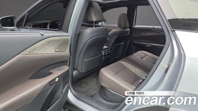 Lexus RX 2023 — photo 18