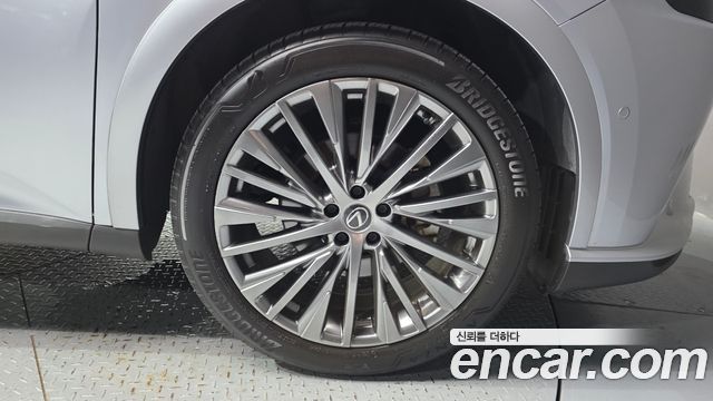 Lexus RX 2023 — photo 7