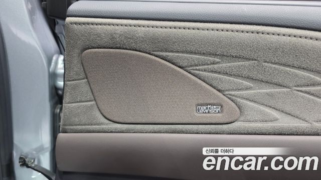 Lexus RX 2023 — photo 35