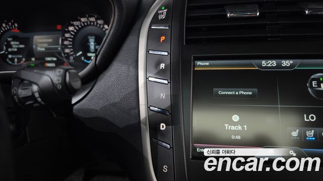 Lincoln MKC 2015 — photo 9