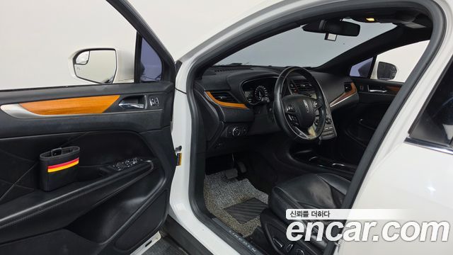 Lincoln MKC 2015 — photo 10