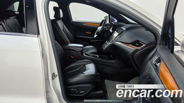 Lincoln MKC 2015 — photo 11
