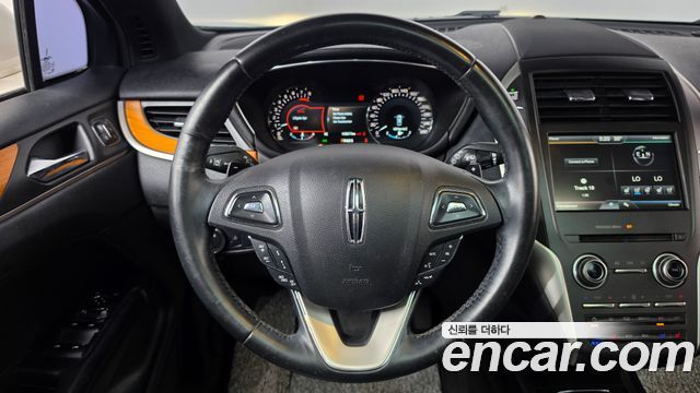 Lincoln MKC 2015 — photo 13