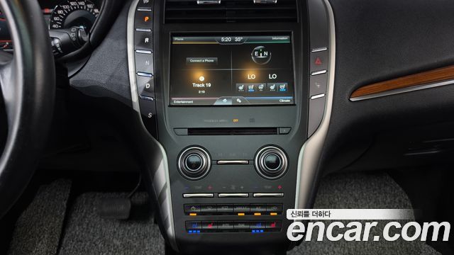 Lincoln MKC 2015 — photo 14