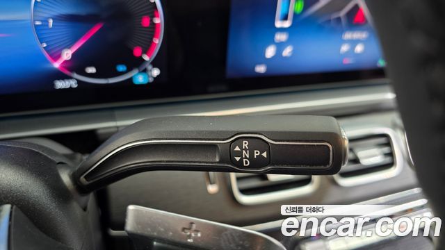 Mercedes-Benz GLE-Class 2023 — photo 9