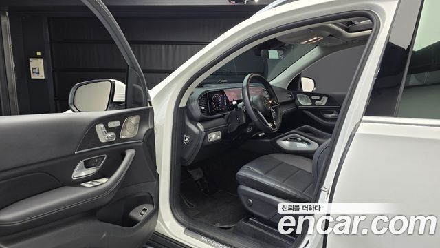 Mercedes-Benz GLE-Class 2023 — photo 10