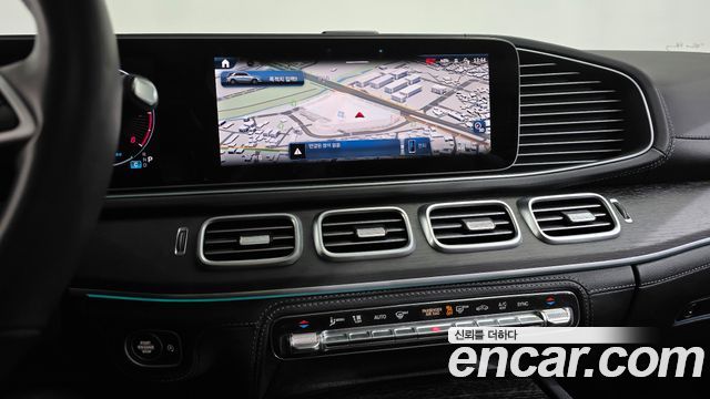 Mercedes-Benz GLE-Class 2023 — photo 12