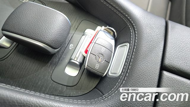 Mercedes-Benz GLE-Class 2023 — photo 15
