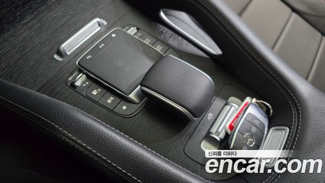 Mercedes-Benz GLE-Class 2023 — photo 16