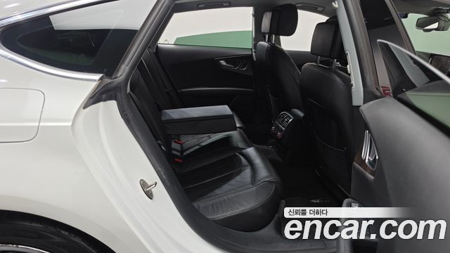 Audi A7 2012 — photo 12