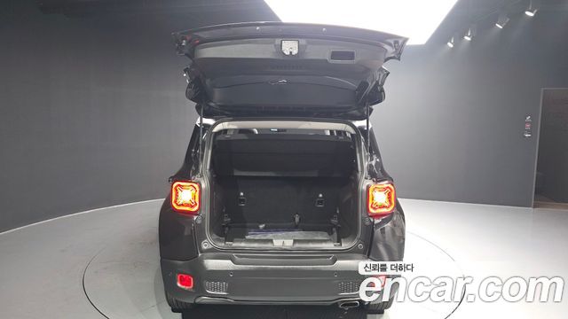 Jeep Renegade 2020 — photo 26