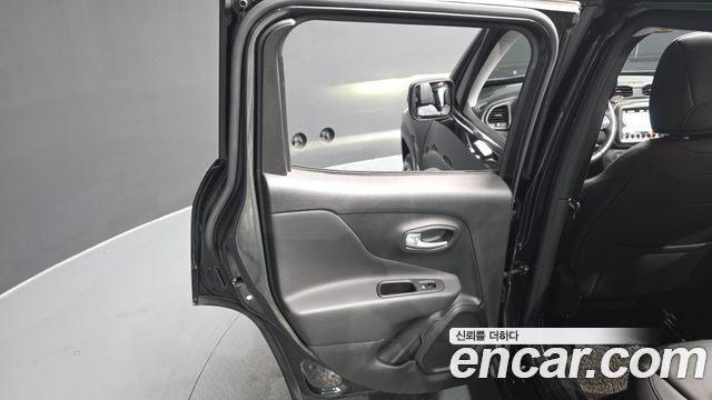 Jeep Renegade 2020 — photo 15