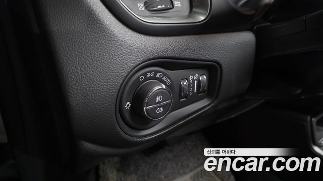 Jeep Renegade 2020 — photo 27