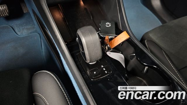 Volvo C40 2022 — photo 12