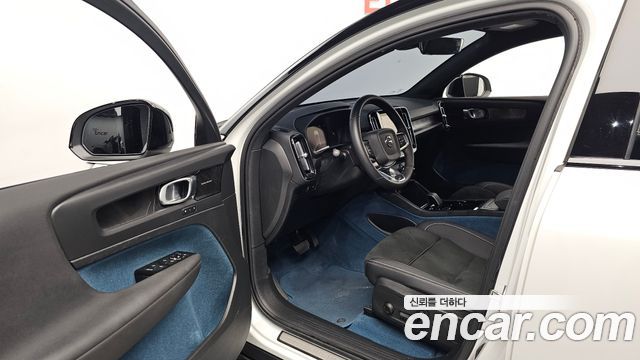 Volvo C40 2022 — photo 13