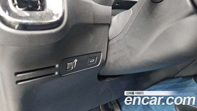 Volvo C40 2022 — photo 20