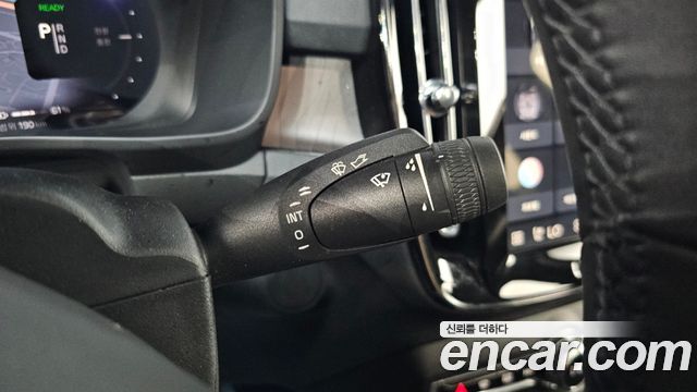 Volvo C40 2022 — photo 22