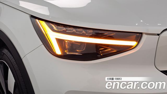Volvo C40 2022 — photo 8