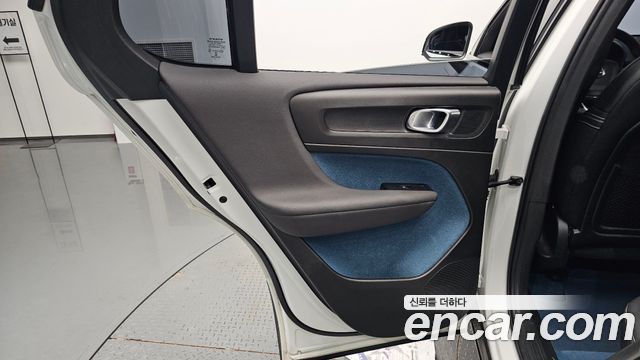 Volvo C40 2022 — photo 15