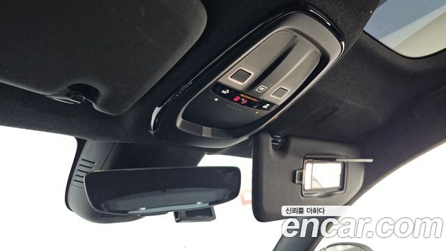 Volvo C40 2022 — photo 32