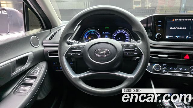 Hyundai Sonata 2021 — photo 13