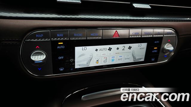 Genesis G90 2022 — photo 29