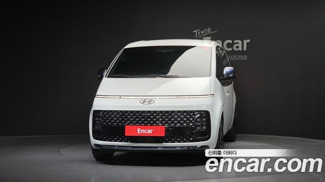 Hyundai Staria 2025 — photo 3