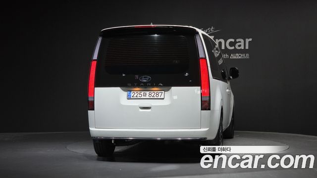 Hyundai Staria 2025 — photo 4