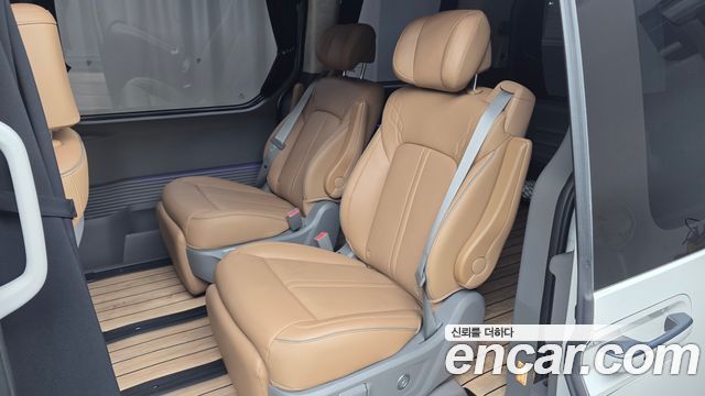 Hyundai Staria 2025 — photo 18