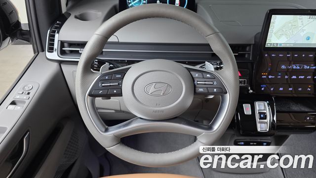 Hyundai Staria 2025 — photo 21