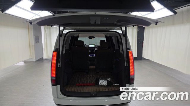 Hyundai Staria 2025 — photo 24