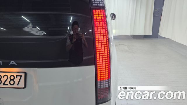 Hyundai Staria 2025 — photo 9