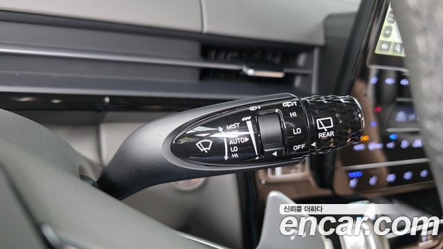 Hyundai Staria 2025 — photo 27