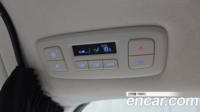 Hyundai Staria 2025 — photo 30