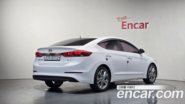Hyundai AVANTE 2018 — photo 2
