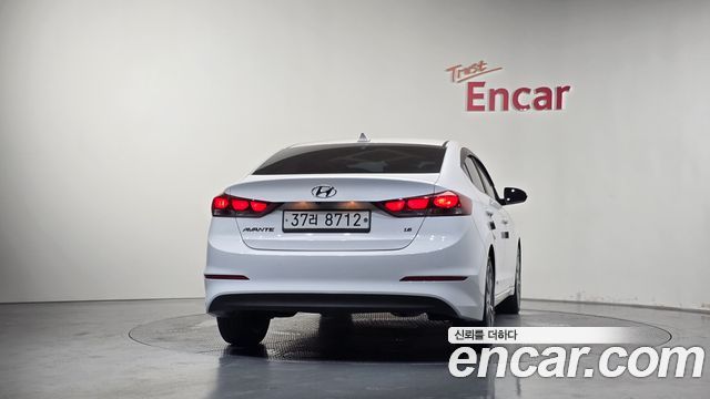 Hyundai AVANTE 2018 — photo 4