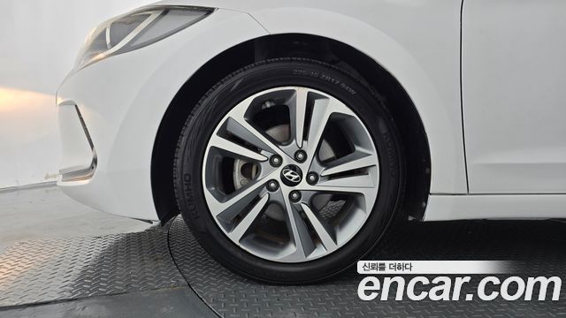 Hyundai AVANTE 2018 — photo 5